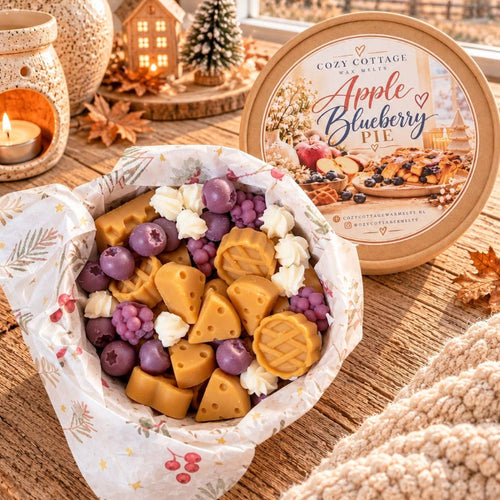 Bientôt Disponible ! Boîte Coffret Cadeau - Composition de Cire Parfumée - Thème Tarte aux Pommes et aux Myrtilles