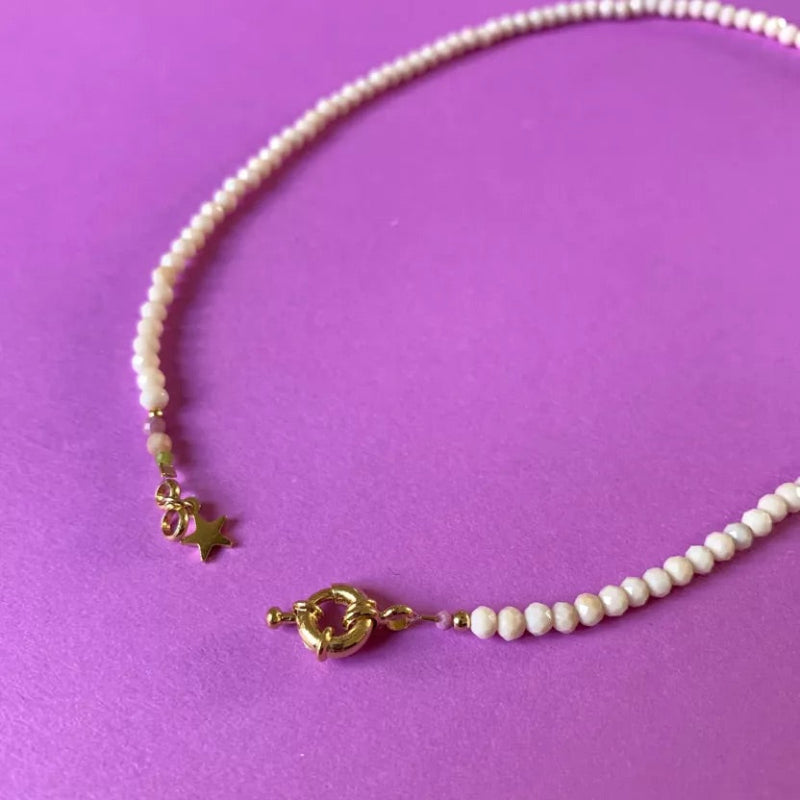Collier Bonnie en perles naturelles - Ecru - Fermoir anneau marin plaqué or