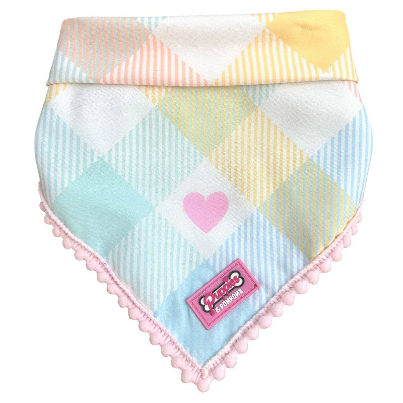 Bandana à Nouer pour chien au motif Vichy pastel avec coeur et liseré à pompons rose
