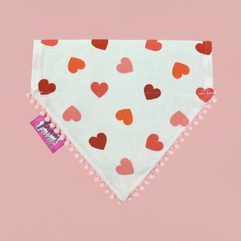 Bandana à Glissière pour chien fait main avec Cœurs et liseré pompons Rouge