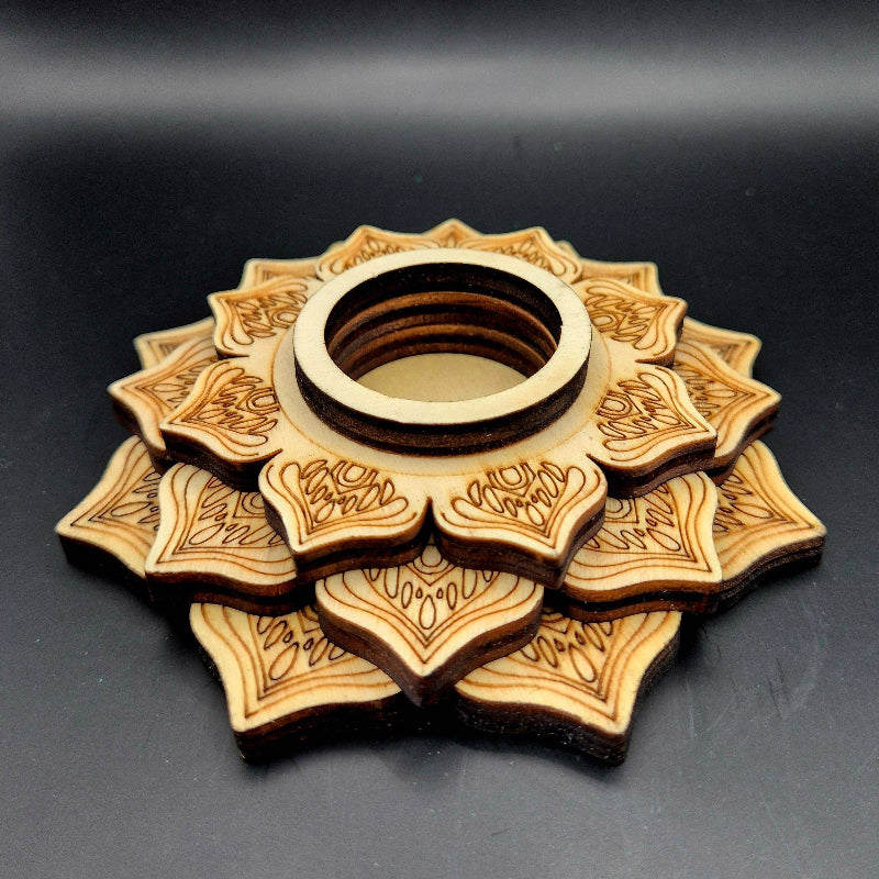 Support sphérique en bois en forme de lotus pour sphère de cristal.