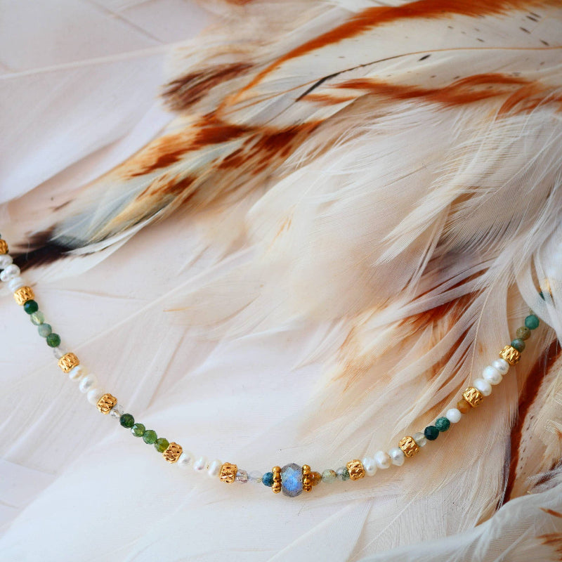 Collier MUKTA en Agates Indiennes, Perles de Culture, Labradorite et breloques en acier inoxydable
