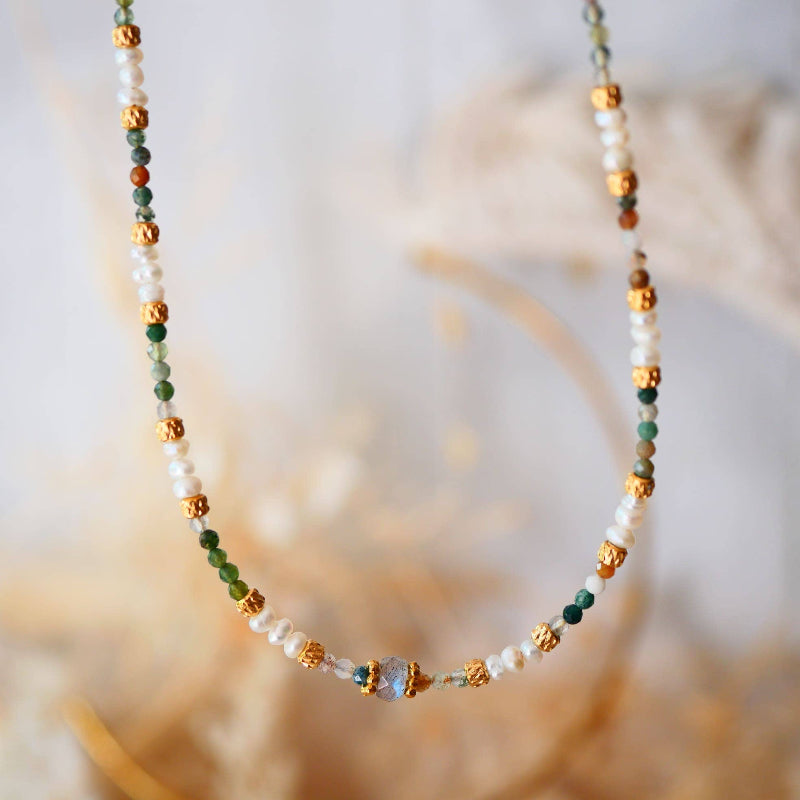 Collier MUKTA en Agates Indiennes, Perles de Culture, Labradorite et breloques en acier inoxydable