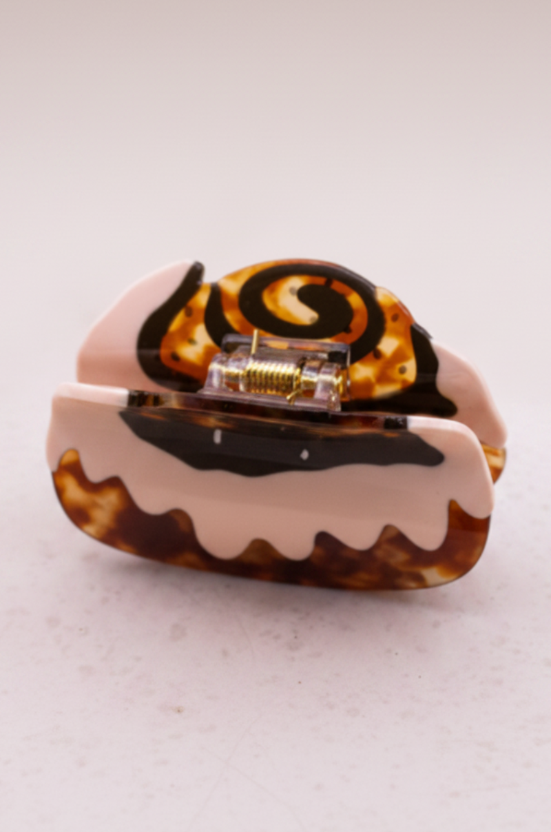 BIENTÔT DISPONIBLE ! Pince à Cheveux Zimtschnecke — Style Suédois et Gourmand - Accessoire Amusant